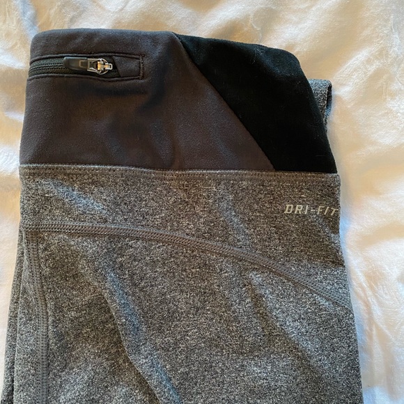 Grey Nike leggings with black waistband - Picture 5 of 5